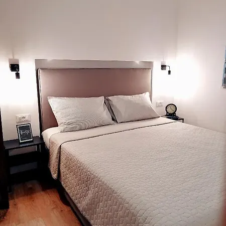 With A Parking Space - 12466 Apartman